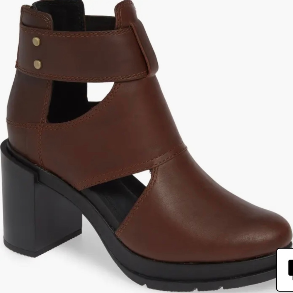 Sorel Margo Cut-Out Leather Booties 11, Gently Used